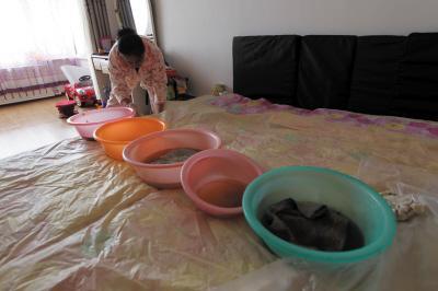 涿州楼上漏水，住户失联，小区没物管，业主维权难！律师来支招……